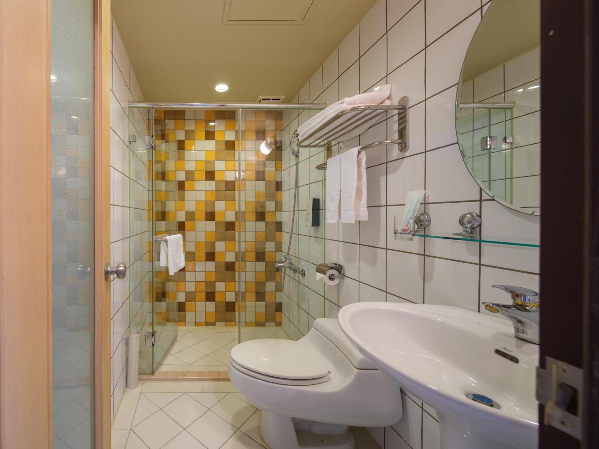 Rich & Free Hotel - Fuzhong 富逸旅趣-板橋府中館 Taipei Exterior photo