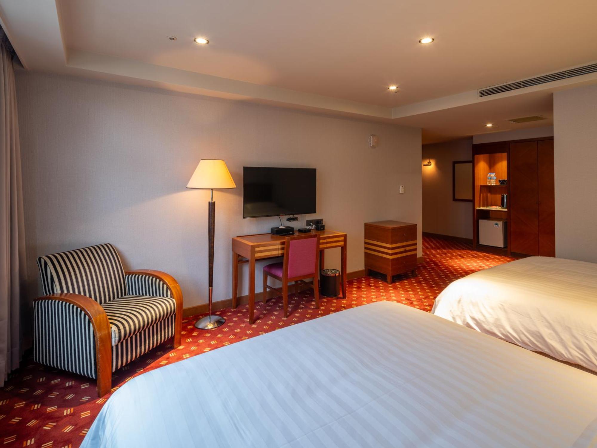 Rich & Free Hotel - Fuzhong 富逸旅趣-板橋府中館 Taipei Exterior photo